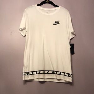 Nike short sleeve top